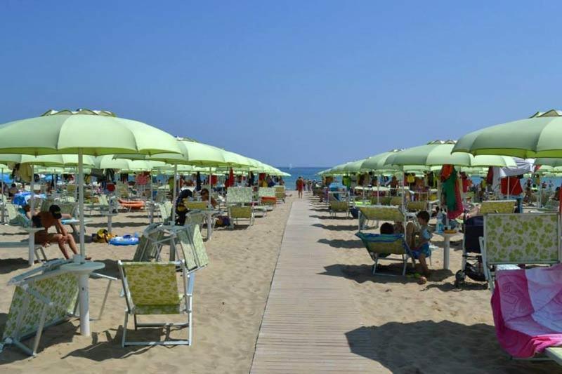 Appartamento In Villa Pesaro Exterior photo